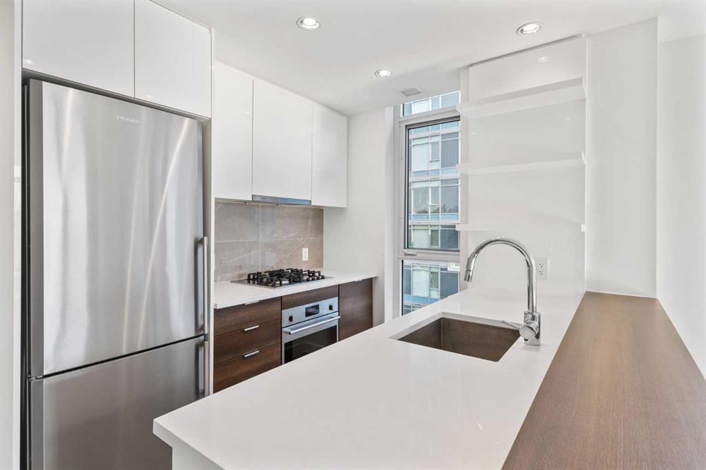 Picture of 705, 138 Waterfront Court SW, Calgary Real Estate Listing