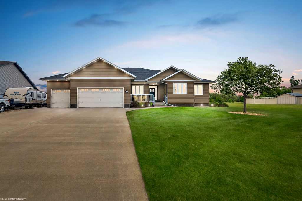 Picture of 5143 45 Street , Viking Real Estate Listing