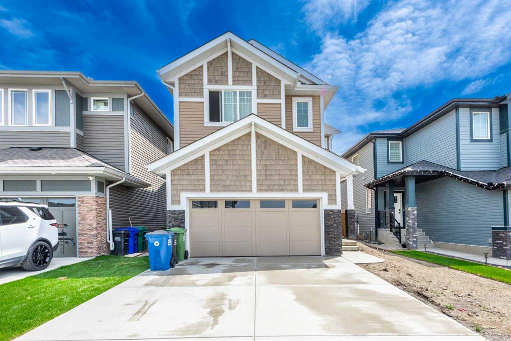 Picture of 547 Clydesdale Way , Cochrane Real Estate Listing