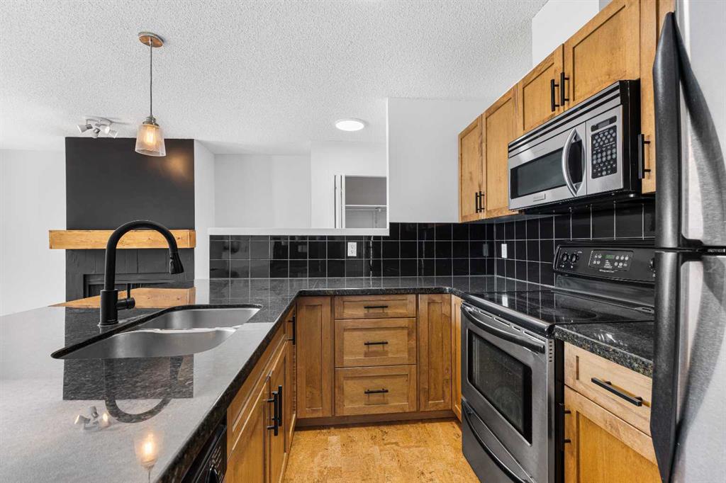 Picture of 6, 210 Village Terrace SW, Calgary Real Estate Listing