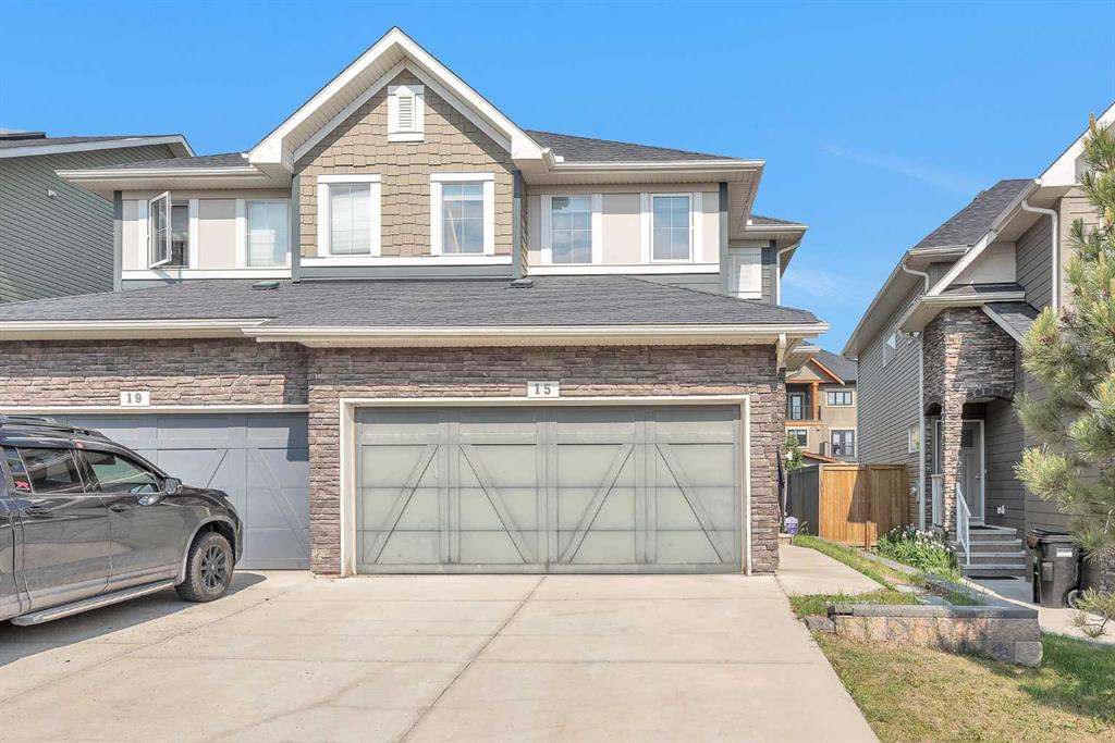 Picture of 15 Kincora Crescent NW, Calgary Real Estate Listing