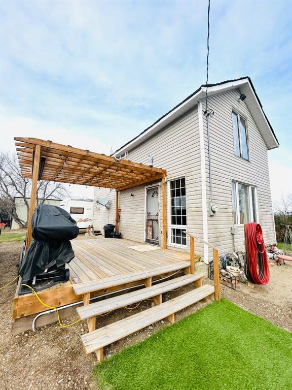 Picture of 221 2 Avenue N, Chinook Real Estate Listing