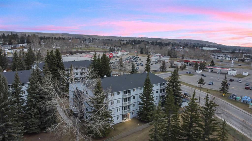 Picture of 104B, 5601 Dalton Drive NW, Calgary Real Estate Listing