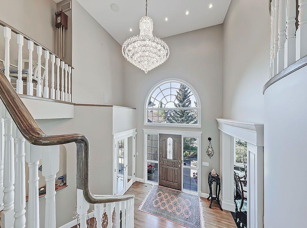 Picture of 216 Evergreen Heath SW, Calgary Real Estate Listing