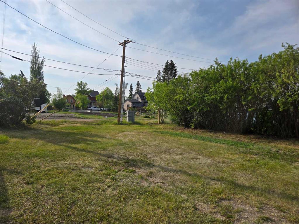 Picture of 408 Arena Avenue  , Trochu Real Estate Listing