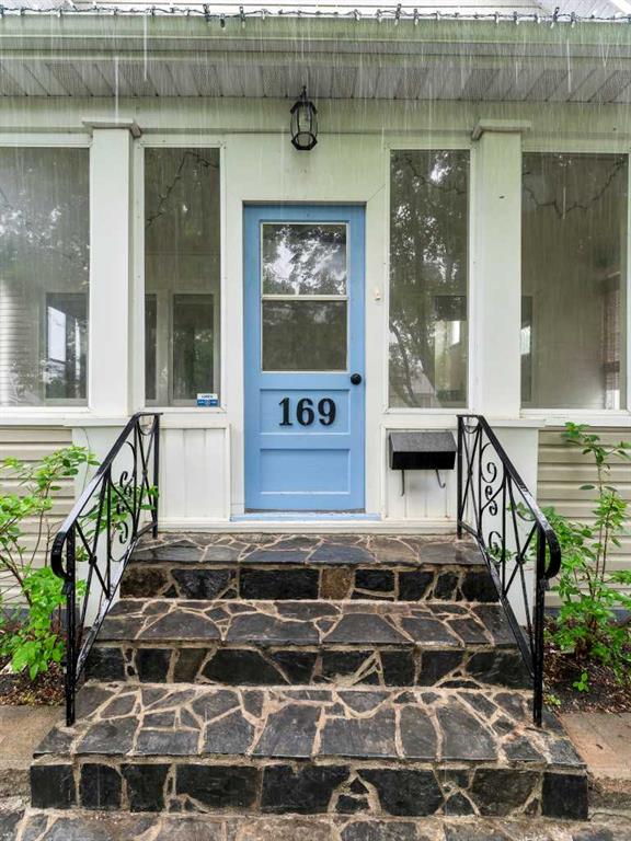 Picture of 169 5 Street SE, Medicine Hat Real Estate Listing