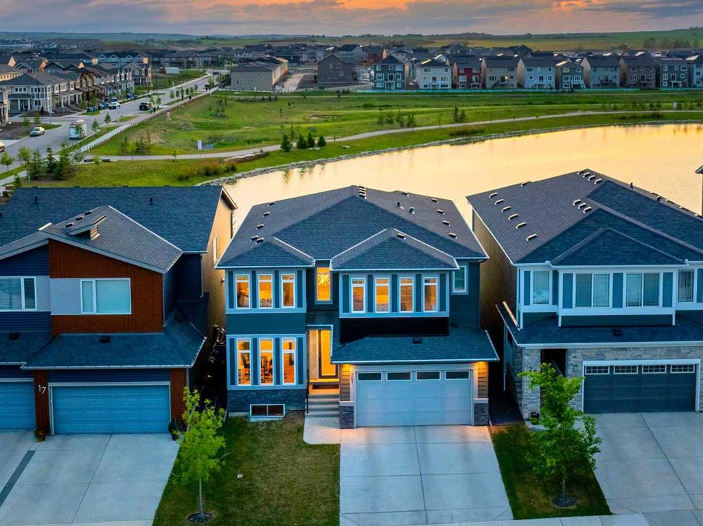 Picture of 21 Lucas Cove NW, Calgary Real Estate Listing