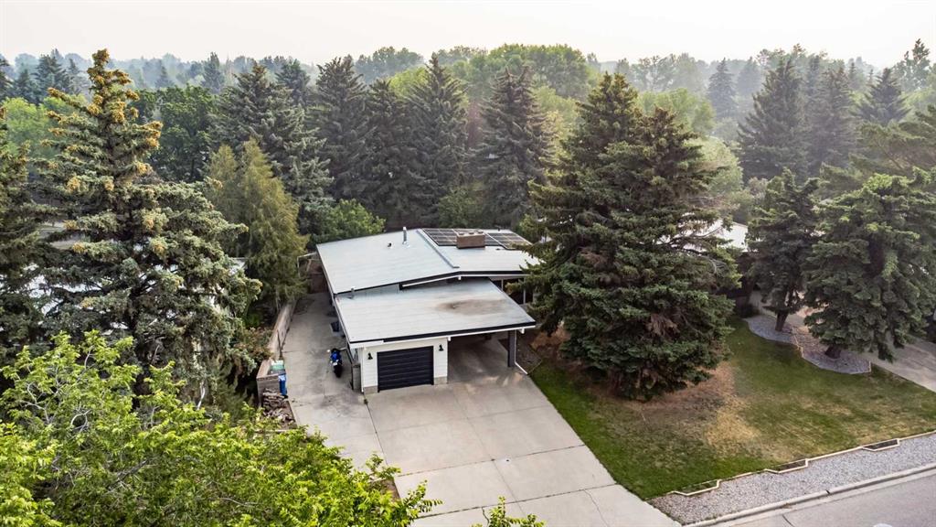 Picture of 321 Laval Boulevard W, Lethbridge Real Estate Listing