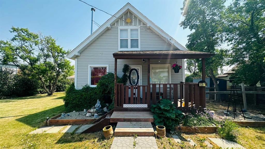 Picture of 109 1 Street West  , Munson Real Estate Listing
