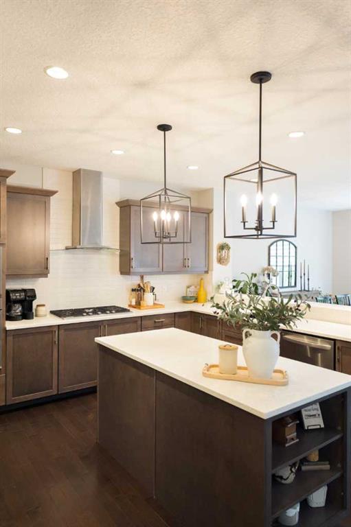 Picture of 25 Riviera Place , Cochrane Real Estate Listing