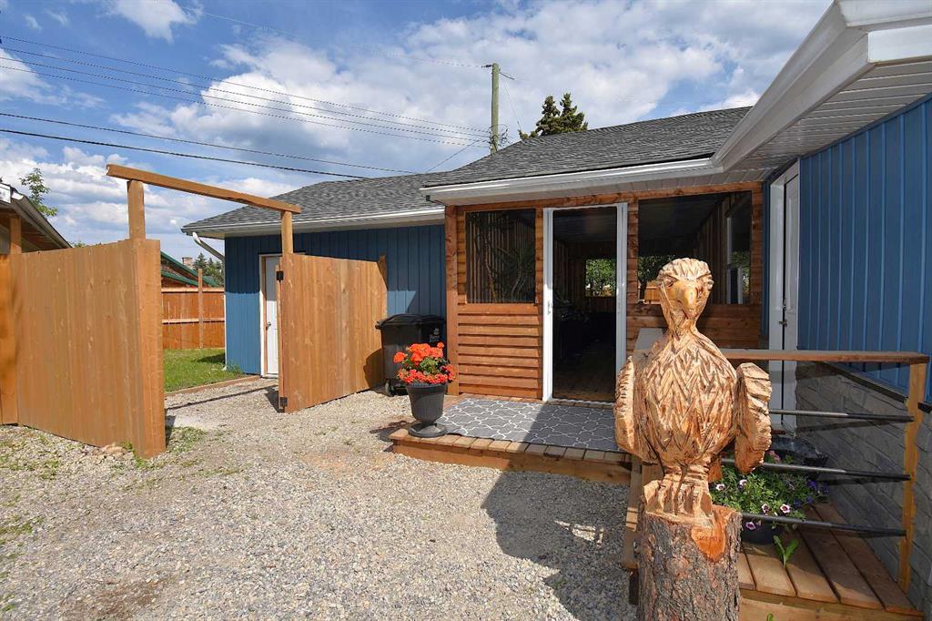Picture of 112 Belmont Crescent , Hinton Real Estate Listing