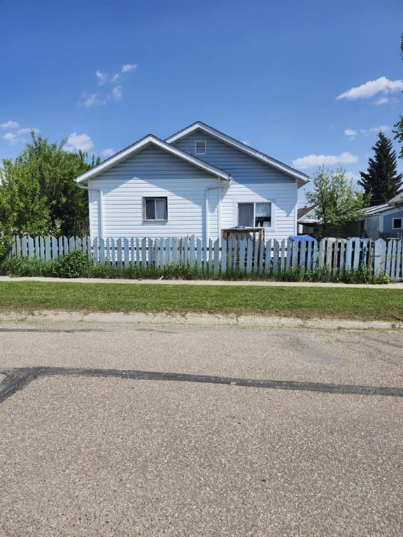 Picture of 4515 47 Street , Rocky Mountain House Real Estate Listing