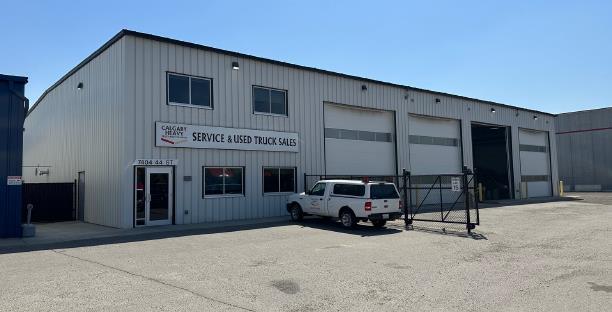 Picture of 7404 44 Street SE, Calgary Real Estate Listing