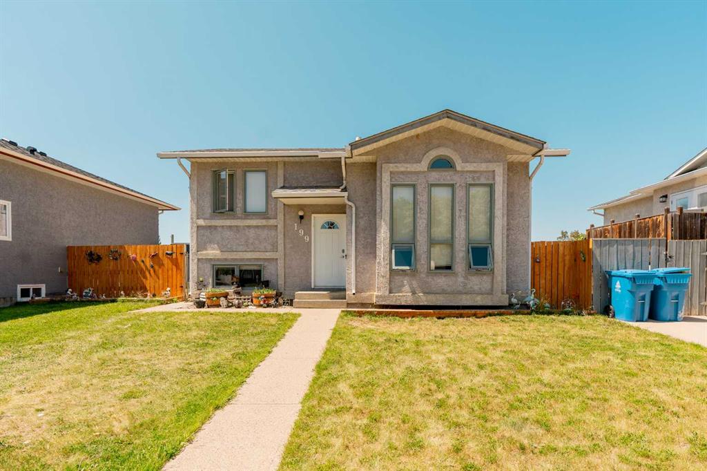 Picture of 199 Mt Crandell Crescent W, Lethbridge Real Estate Listing