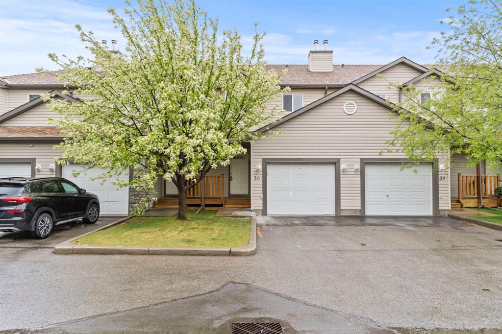 Picture of 30, 156 Canoe Drive SW, Airdrie Real Estate Listing