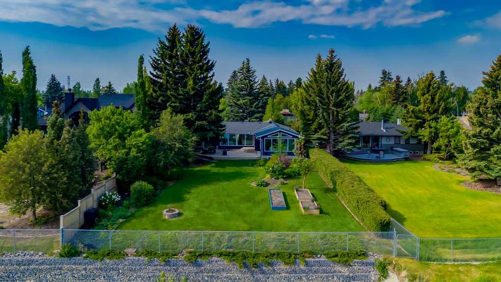 Picture of 54 Wildwood Drive  SW, Calgary Real Estate Listing