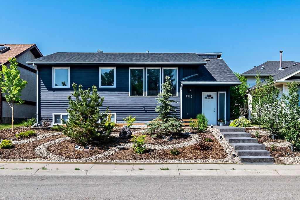Picture of 1312 10 Avenue SE, High River Real Estate Listing