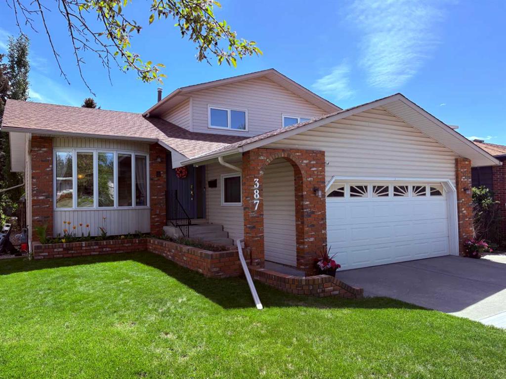 Picture of 387 Silvergrove Drive NW, Calgary Real Estate Listing