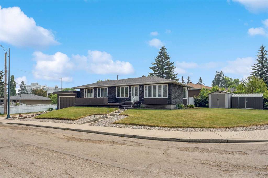 Picture of 25 Manor Road SW, Calgary Real Estate Listing