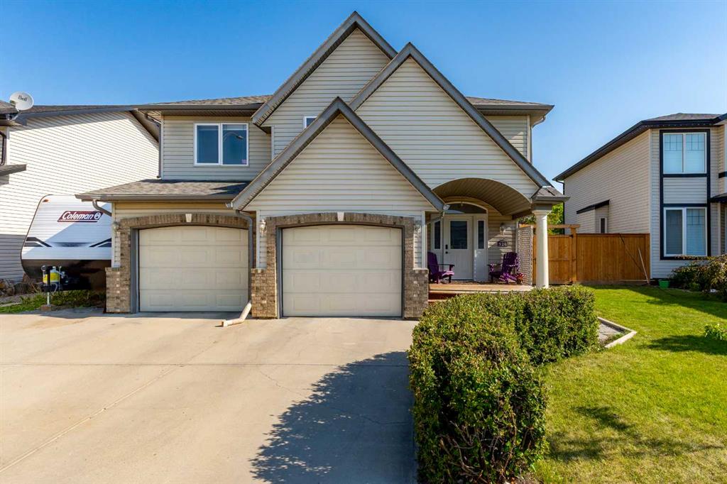 Picture of 324 Carriage Lane Drive , Carstairs Real Estate Listing