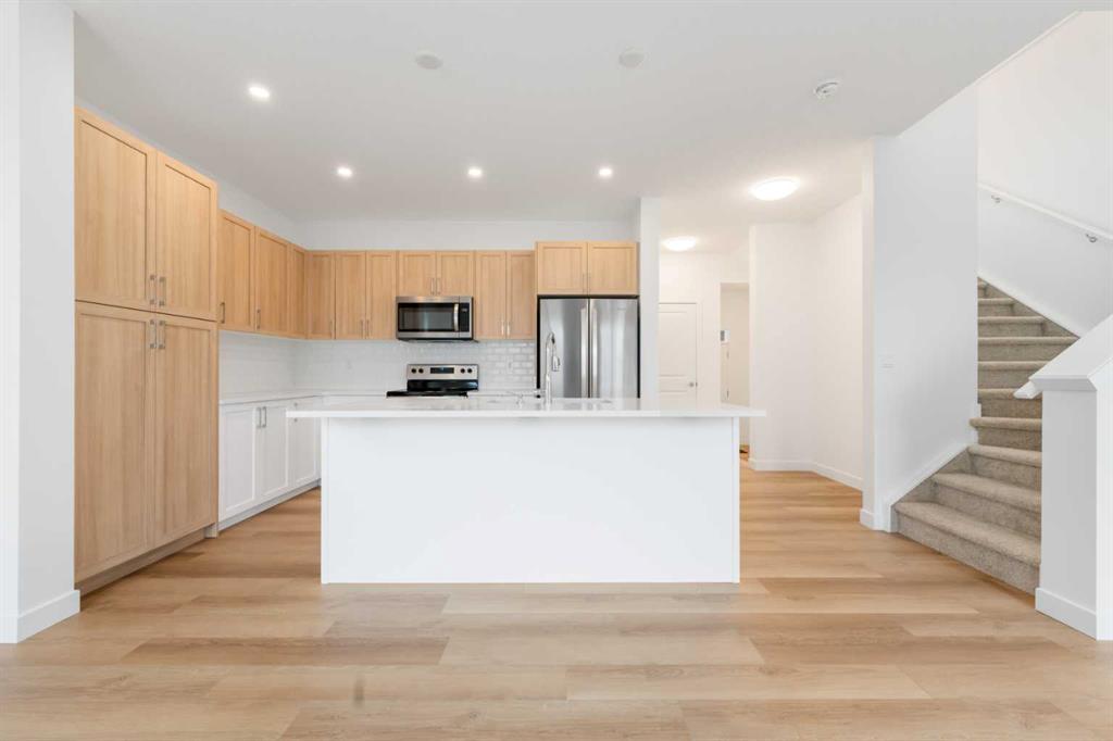 Picture of 337 BANEBERRY WAY  , Airdrie Real Estate Listing