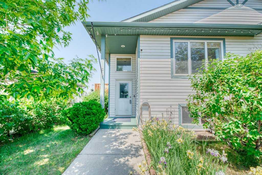 Picture of 6 Westlake Glen , Strathmore Real Estate Listing