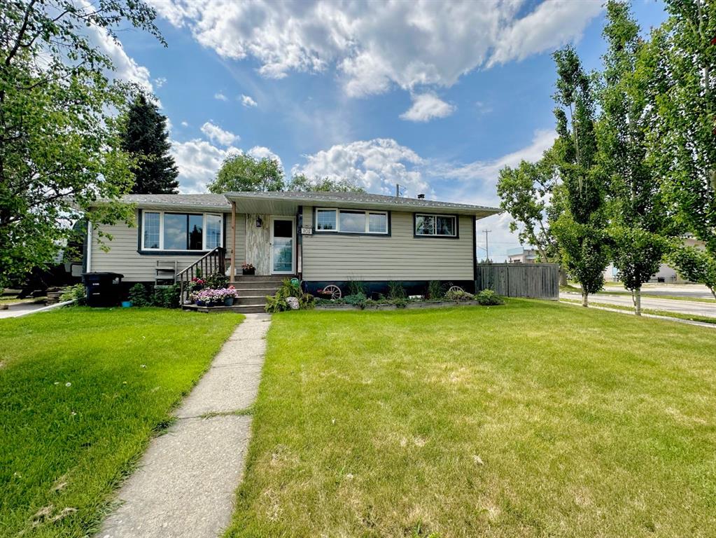 Picture of 101 Poplar Place , Hinton Real Estate Listing