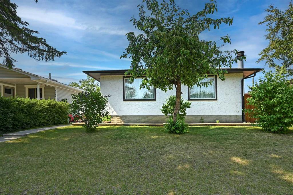 Picture of 3252 Dover Ridge Drive SE, Calgary Real Estate Listing