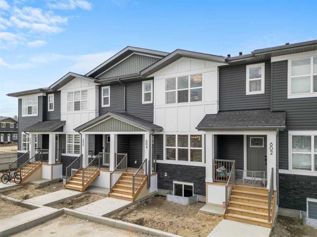 Picture of 604, 525 River Heights Drive , Cochrane Real Estate Listing