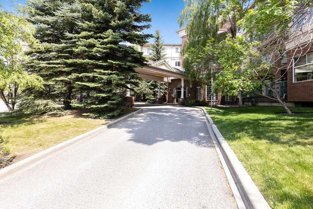 Picture of 310, 200 Lincoln Way SW, Calgary Real Estate Listing