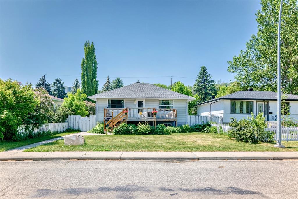 Picture of 8015 34 Avenue NW, Calgary Real Estate Listing