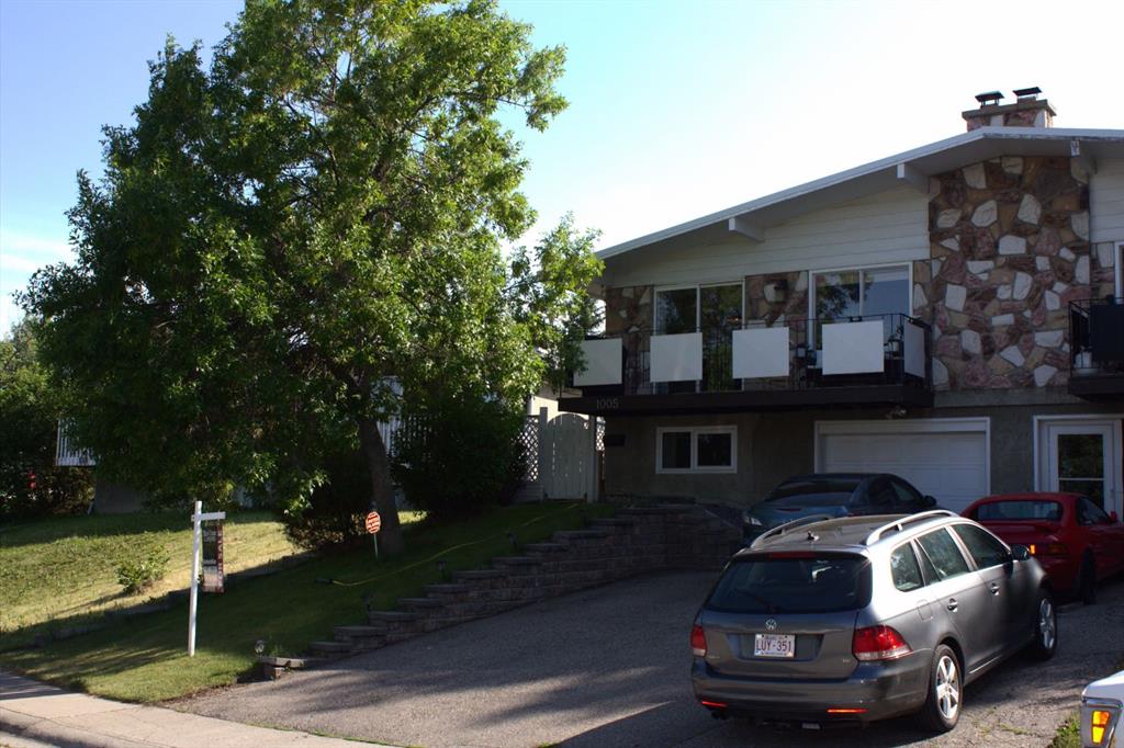Picture of 1005 Hunterhaven Road NW, Calgary Real Estate Listing