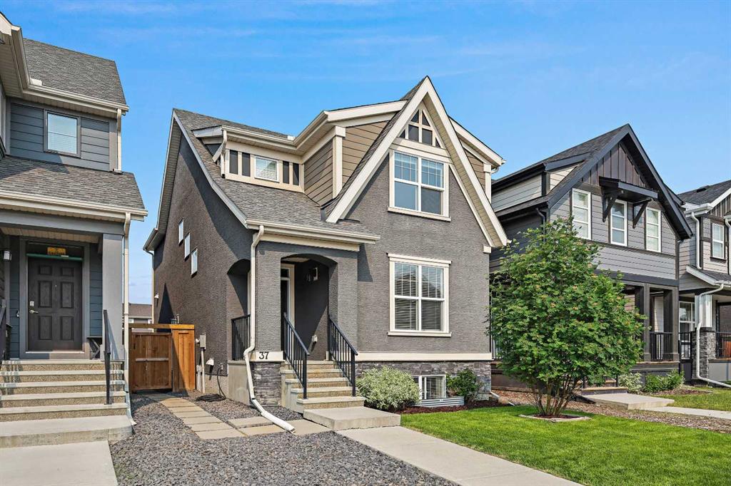Picture of 37 Masters Street SE, Calgary Real Estate Listing