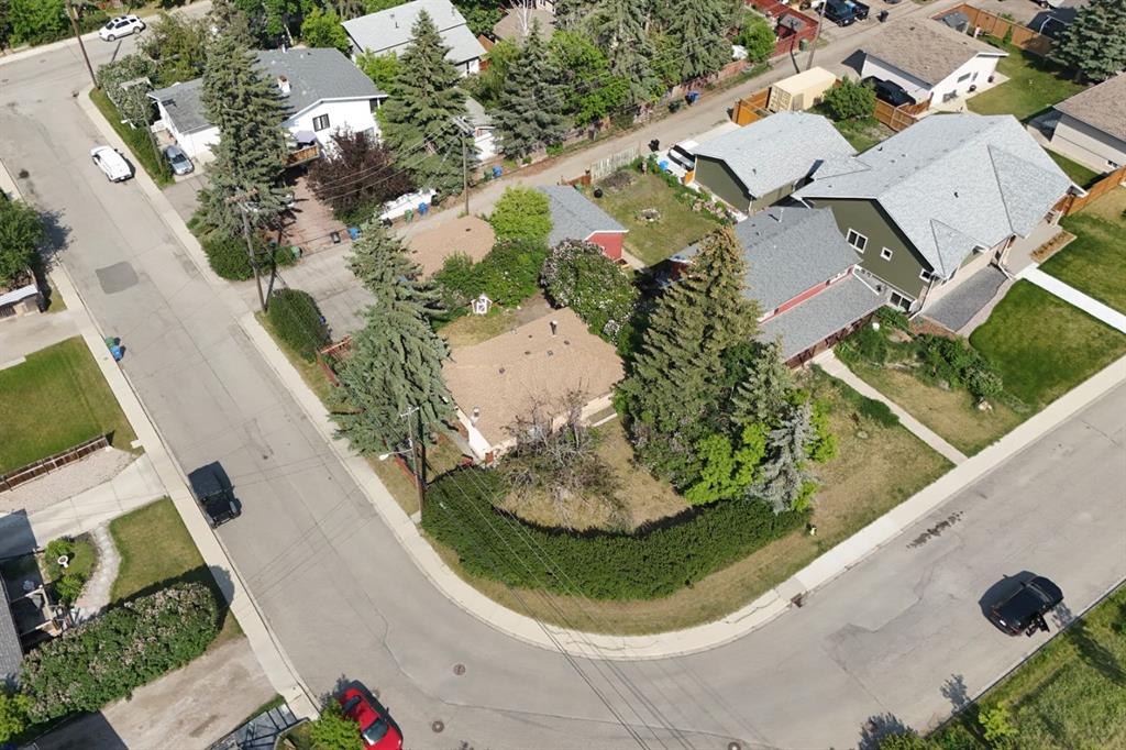 Picture of 7840 Bowcliffe Crescent NW, Calgary Real Estate Listing