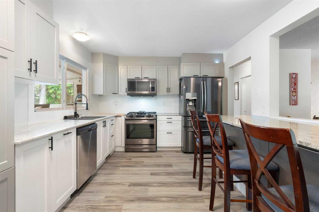 Picture of 3251 Bearspaw Drive NW, Calgary Real Estate Listing