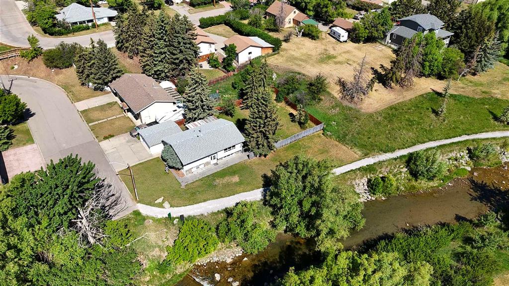 Picture of 891 Dundas Street , Pincher Creek Real Estate Listing