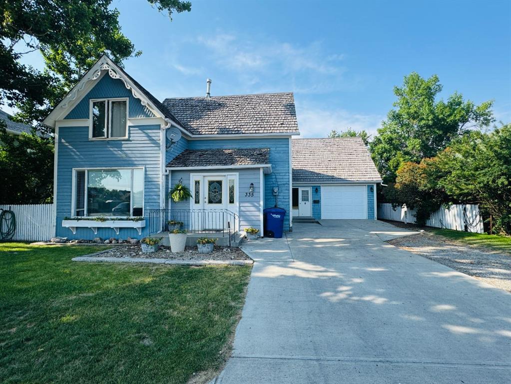 Picture of 335 20 Street , Fort Macleod Real Estate Listing