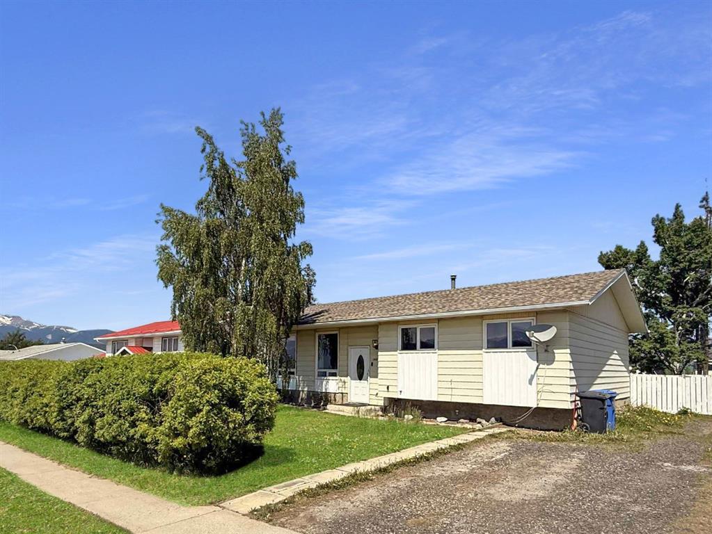 Picture of 10438 Shand Avenue , Grande Cache Real Estate Listing