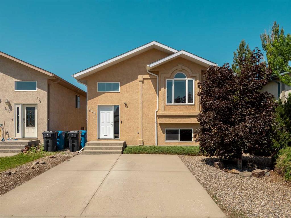 Picture of 204 Blackfoot Circle W, Lethbridge Real Estate Listing