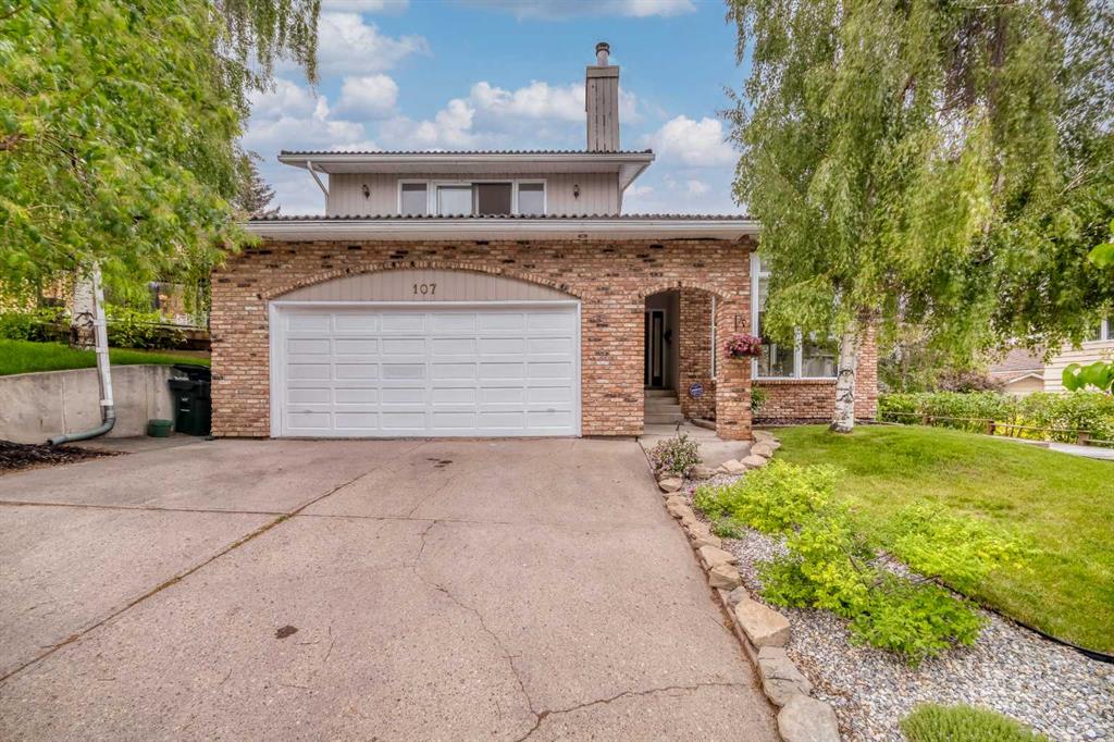 Picture of 107 Edgehill Court NW, Calgary Real Estate Listing