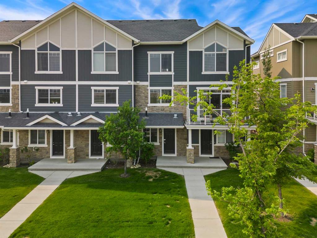 Picture of 1561 Symons Valley Parkway NW, Calgary Real Estate Listing