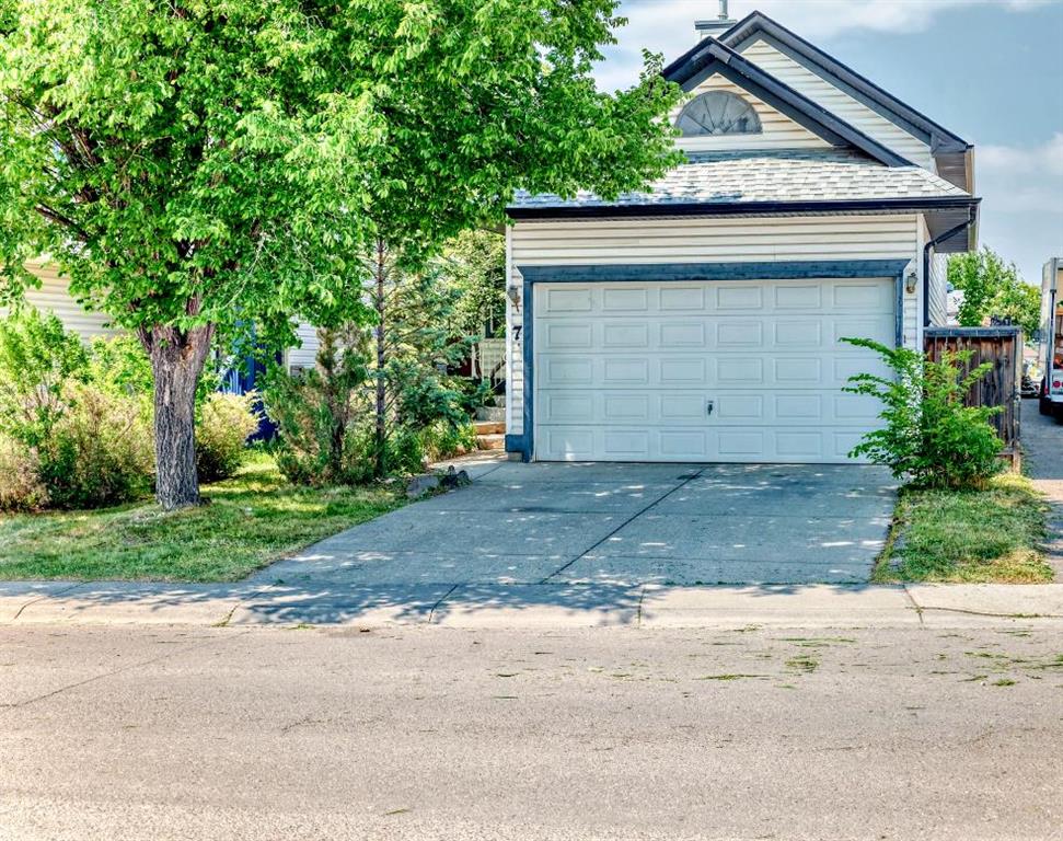 Picture of 7 Erin Grove SE, Calgary Real Estate Listing