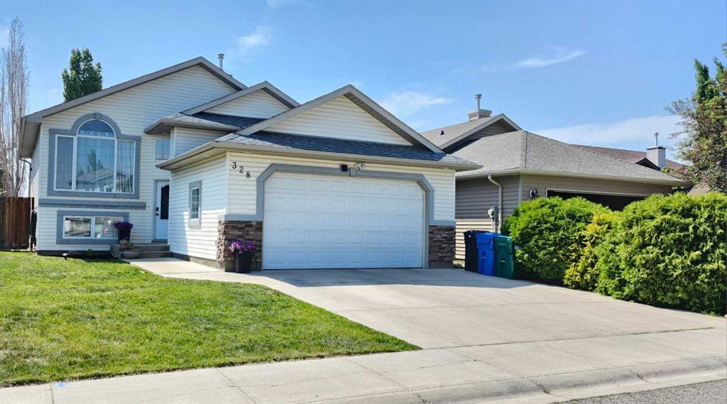 Picture of 328 Grizzly Crescent N, Lethbridge Real Estate Listing