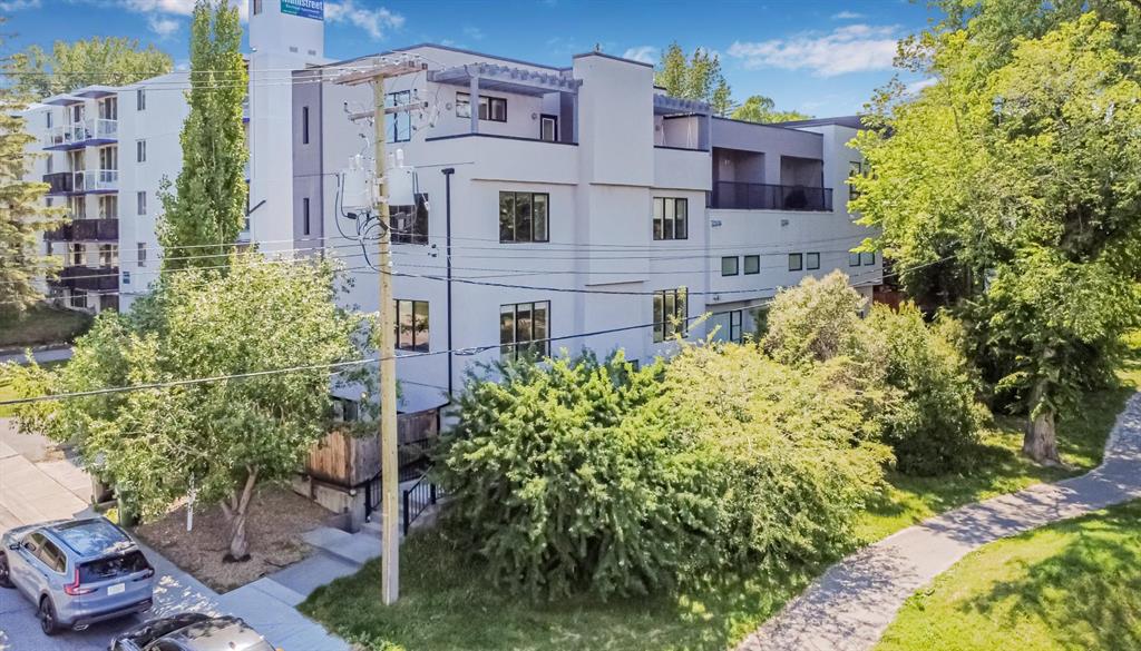 Picture of 3, 2101 17 Street SW, Calgary Real Estate Listing