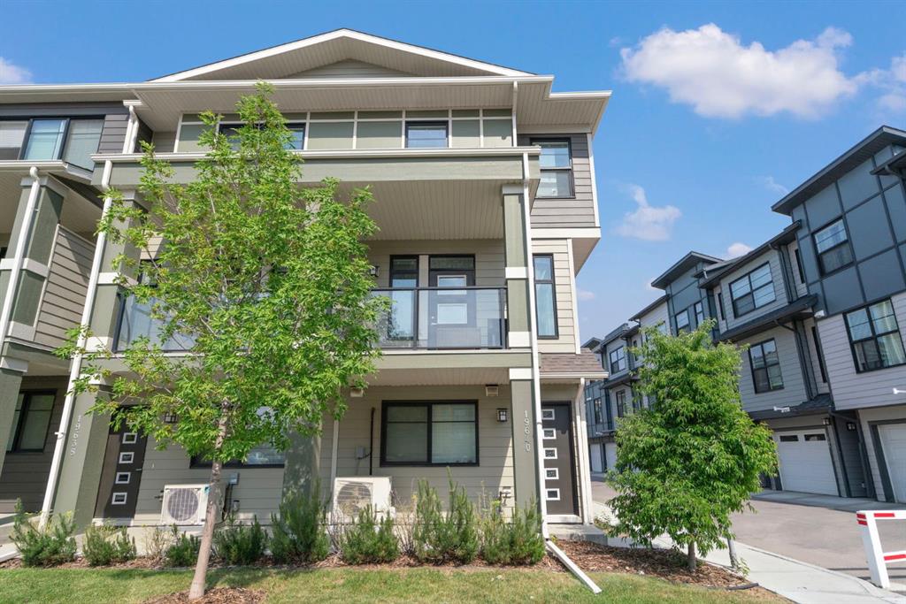 Picture of 19640 40 Street SE, Calgary Real Estate Listing