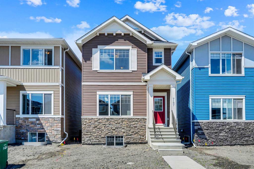 Picture of 747 Bayview Hill SW, Airdrie Real Estate Listing