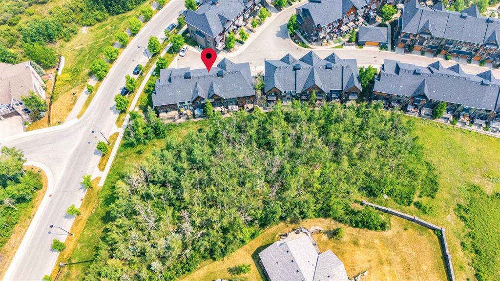 Picture of 410 Ascot Circle SW, Calgary Real Estate Listing
