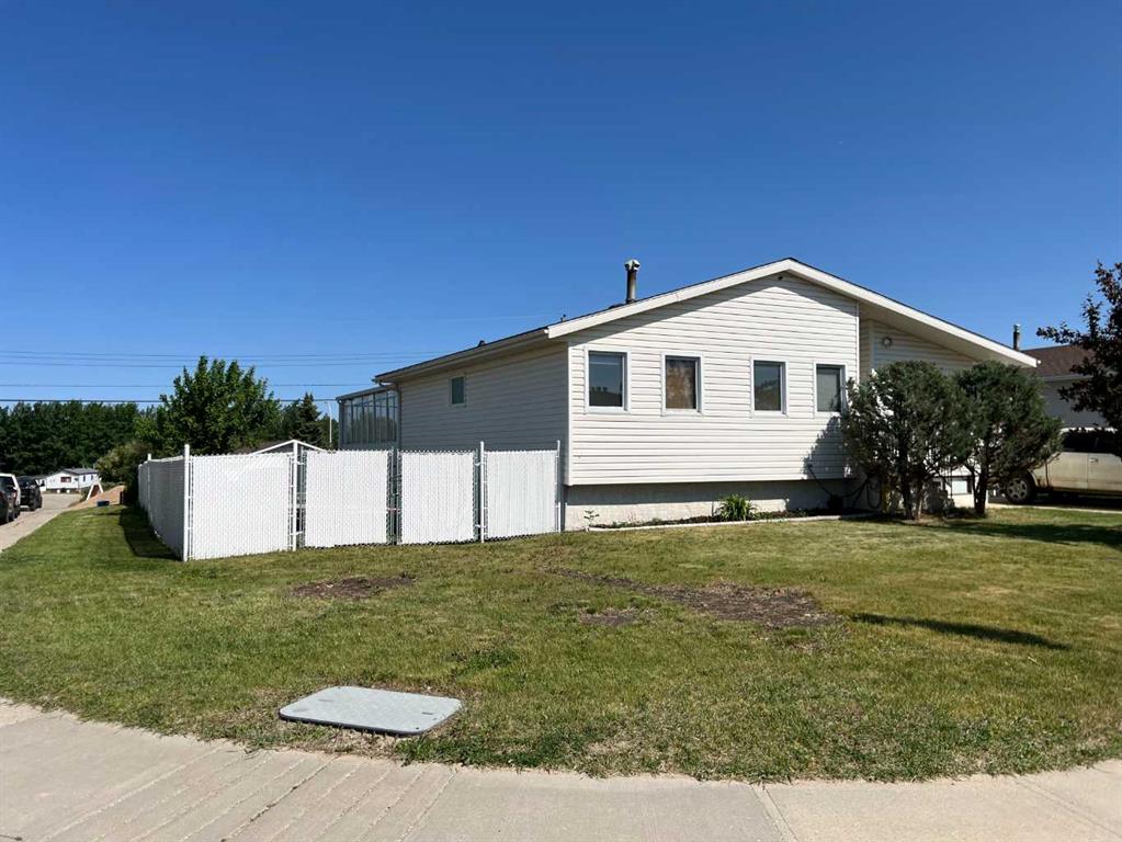Picture of 500 8 Street , Fox Creek Real Estate Listing