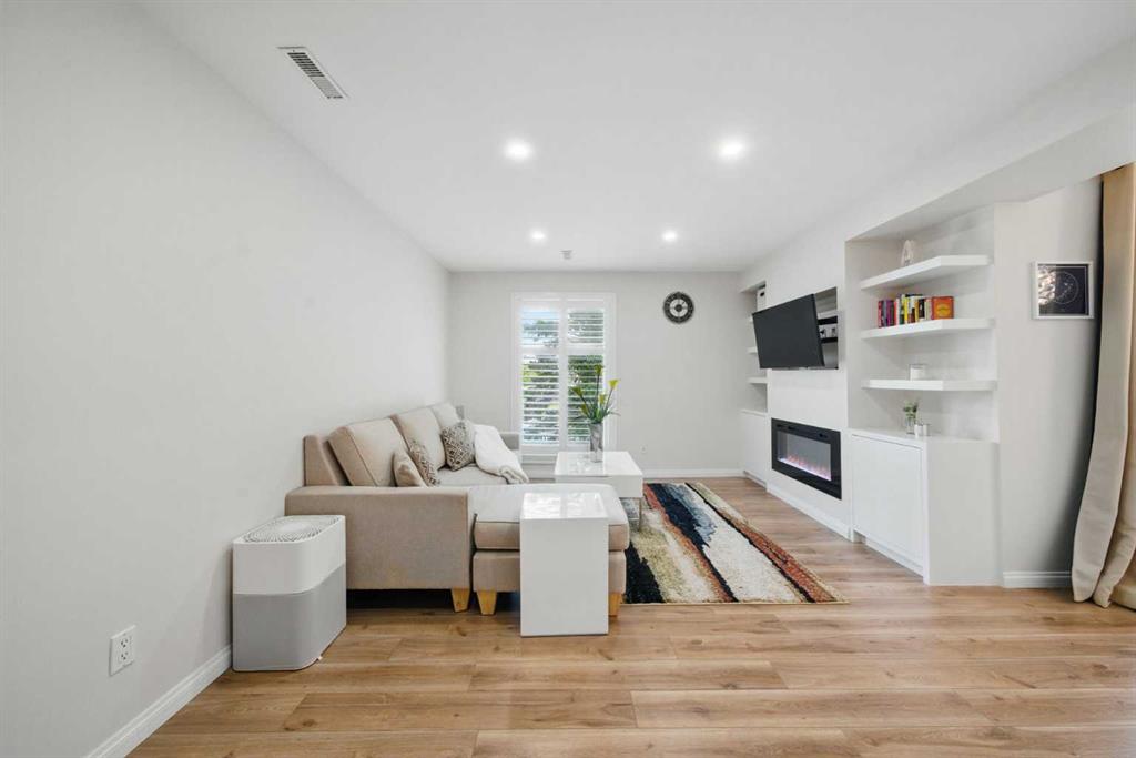 Picture of 306, 3500 Varsity Drive NW, Calgary Real Estate Listing