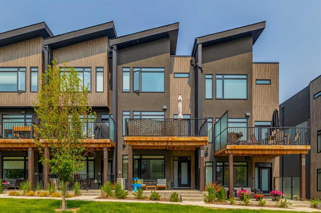 Picture of 49 Royal Elm Green NW, Calgary Real Estate Listing